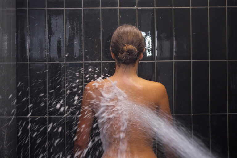 Douche à jet en thalasso